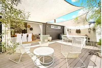 Image de 'White Birch' - Sophisticated 4 Bedroom Heritage Home
