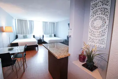 Image de Castle 618 Studio BayView with Pool and Direct Beach Access, Gym, Tennis, Restaurants, Free Parking