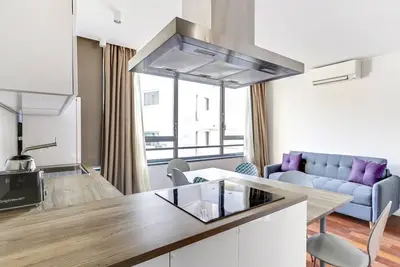 Image de A Modern 2/3 Bdr with parking at La Chapelle