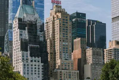 Image de Chambers powered by Sonder | King Suite w\/ Balcony