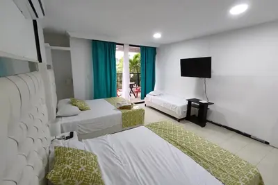 Image de Appartement de 2 chambres près de la mer avec climatisation et Wifi