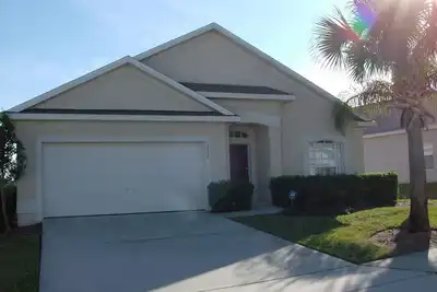 Image de Maison Exécutive 4 Chambres avec Piscine et Salle de Jeux