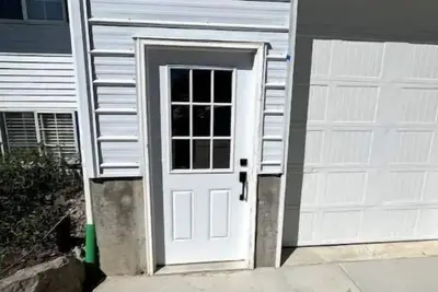 Image de Loft apartment, birdseye view of Valley. Rock Climbers trailhead 5 minutes away