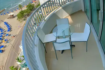 Image de Appartement 2 chambres en bord de mer 2p1-Al2 avec piscine et Wifi