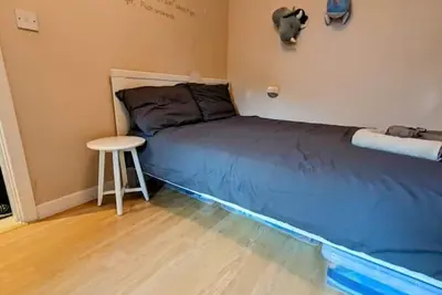 Image de Stylish 3br Dun Laoghaire Home Nr. Beach & Train