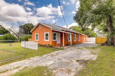 Image de Dog-Friendly Tampa Vacation Rental w/ Fenced Yard!