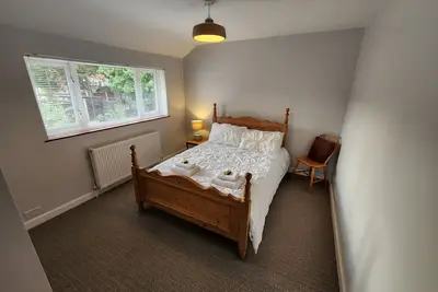 Image de Modern, spacious 3br home in Guildford, sleeps 8