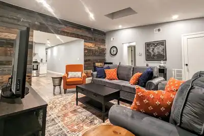 Image de Stay at The Forge Loft in historic Homstead Pennsylvania!
