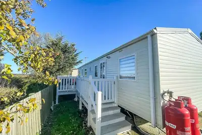 Image de Wonderful 8 berth caravan at Seawick Holiday Park in Clacton-on-Sea ref 27077r