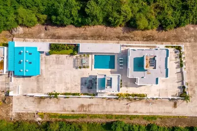 Image de Modern White Villa With Private Beach\n\n