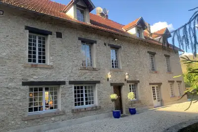 Image de Maison de campagne rénovée proche de Paris avec piscine