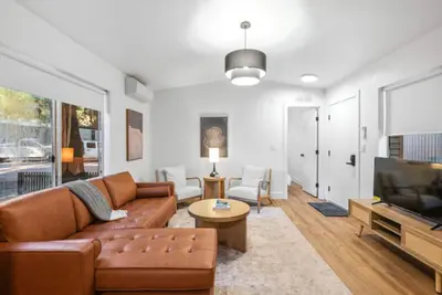Image de Modern Cabin (Hawthorne)