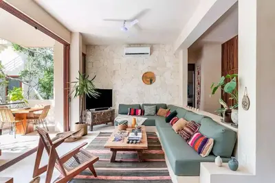 Image de Stunning Vacation Home with Pool and Big balcony. \n\n