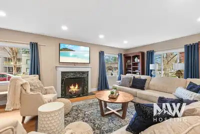 Image de Downtown Cda | Gorgeous Pet Friendly | Sleeps 11