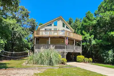 Image de Oceanside 4 Br Home w/Private Pool - Short walk to shops/restaurants