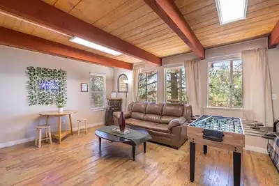 Image de Monthly Cabin Retreat · Snow Valley Resort! \n