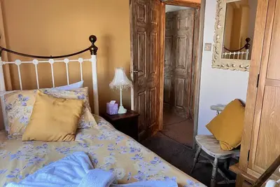 Image de Historic Countryside Cottage - Sleeps 3 & Pets Ok