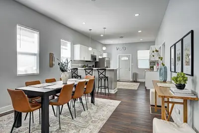 Image de 5 Br Bugalow 3 EnSuite on Main Floor~Sleeps 15