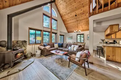 Image de Private Hot Tub, Pool Table, Pet Friendly, Pools and other Hoa Amenities, Serenity