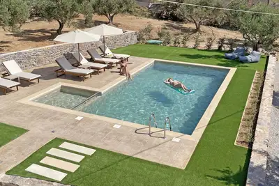 Image de \"Drosia Villa\" Private Nature Getaway!