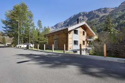 Image de Appartement 'Valgrisa Mountain Lodges 2' avec vue sur les montagnes, terrasse privée et Wi-Fi