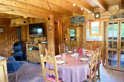 Image de Chalet familial au pied des pistes avec terrasse et balcon