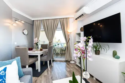 Image de Beautiful Beachfront Apartment In Puerto Marina