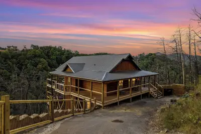 Image de New 3 Bedroom w/ Hot Tub, WiFi, Arcade, Mountain View, Free Dollywood Tickets