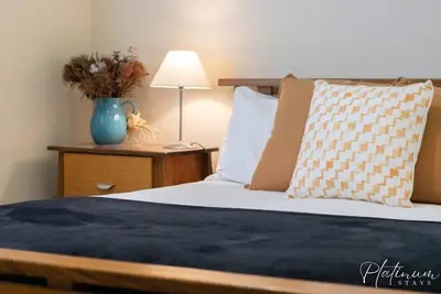 Image de Enjoy a stylish experience at this centrally located apartment