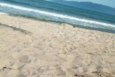 Image de Lindo Sobrado com Piscina Wi-fi em Caraguatatuba até 5 Pessoas
