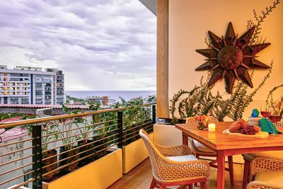 Image de Soho Pv: Luxury, Art, and Breathtaking Views