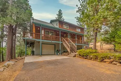 Image de Puma Palace - Pet Friendly Cabin with Snowflake Lodge Access (Fees Apply)