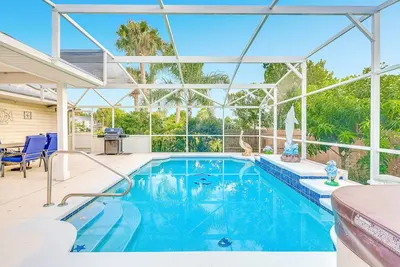 Image de Coastal Cottage-Heated Pool Home w/ Fire Pit-3br/2ba