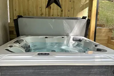 Image de New Construction with Hot Tub!