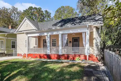 Image de Atlanta Beltline Beauty Sleeps 20!