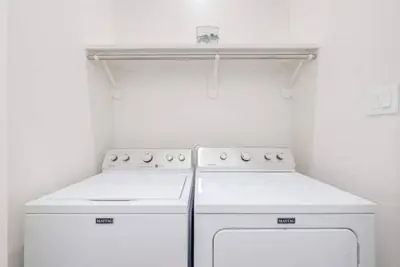 Image de Tranquil Haven Modern Oasis Eado