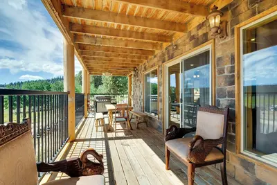 Image de Pet-Friendly Apt in Duck Creek Village w\/ Mtn View