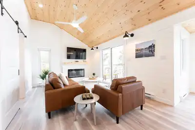 Image de Lakefront Cottage With Great Views, Full Kitchen, & Starlink Wi-Fi