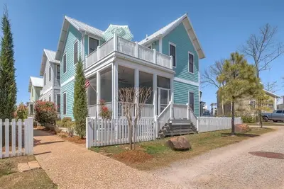 Image de Carlton Landing Vacation Home - Perfect Getaway Spot!