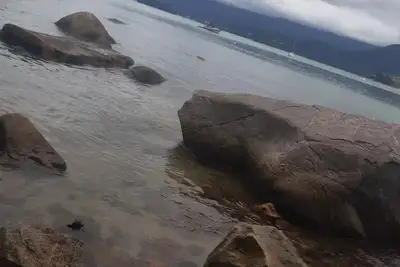 Image de Lindo Sobrado com Piscina Wi-fi em Caraguatatuba até 8 Pessoas