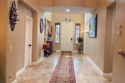 Image de Comfortable Avon on the first floor with private bathroom and office area + Tv