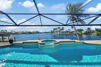 Image de Rosegarden - Pool/Spa and perfect water view