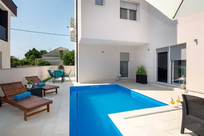 Image de Deluxe apartment | for 4 persons | Private swimming pool