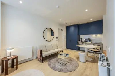 Image de Modern studio near the Royal Palace 01