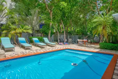 Image de Coastal house in the Florida Keys with pool in a private area.