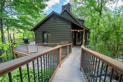 Image de Copper Ridge Getaway-Hot Tub\/Fire Pit\/Dog Friendly\/2 - bedroom!