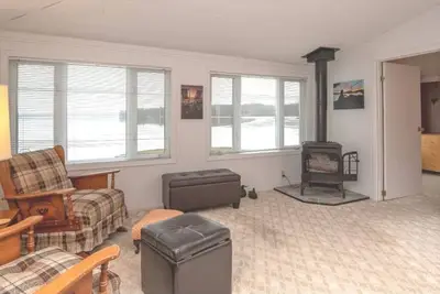 Image de Private Lake Front Cottage on the Trent, 4 bdrm.