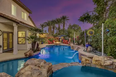 Image de Desert Pearl: Pool, Spa, Pool Table, Foosball, Ev!