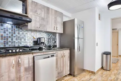 Image de El poblado 3 Bedroom Sultan's Large Jacuzzi, Penthouse, Bachelor Friendly