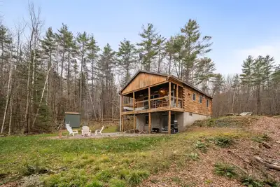 Image de White Mountains - Cozy cabin by the lake with fire pit.